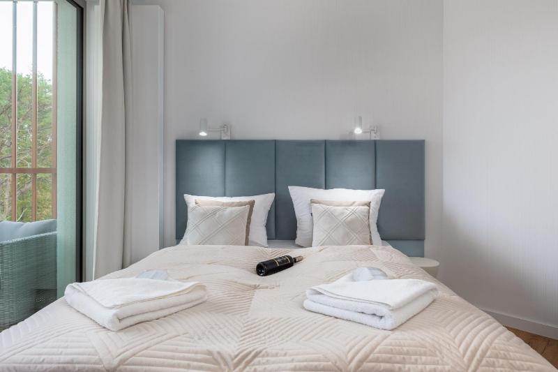 Mazowiecka Apartments Close to the Beach Access to Swimming Pool Sauna & Jacuzzi Parking by Noclegi Renters - image 48
