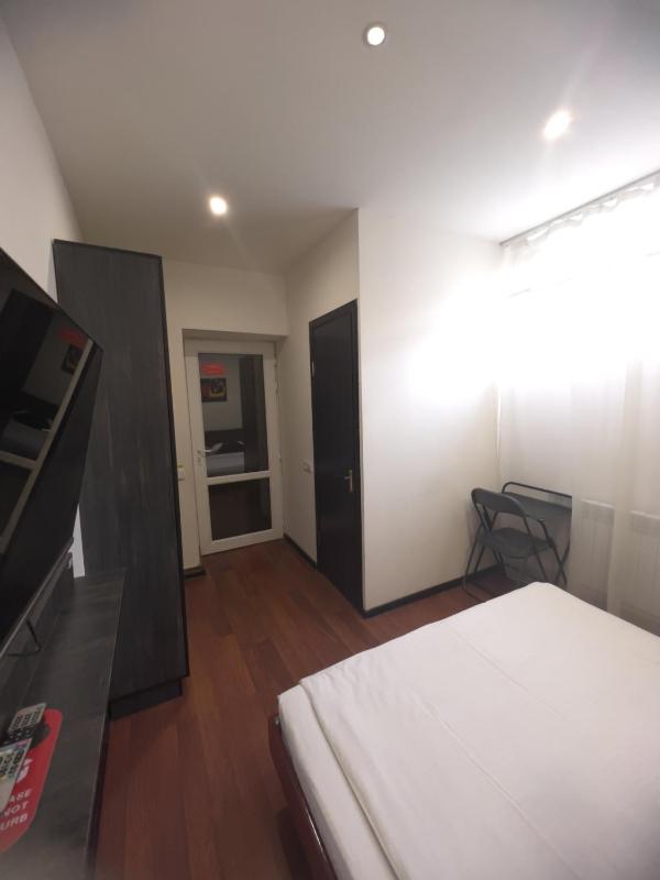 Budget Double Room image 4