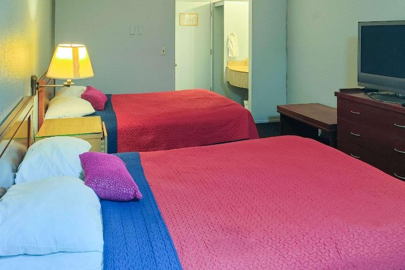 Rodeway Inn Seattle Airport - image 9