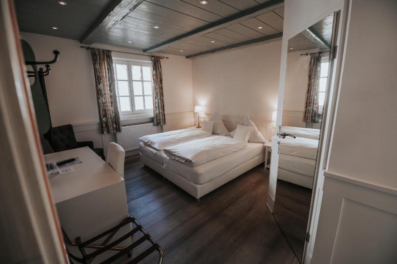 Standard Double Room image 1