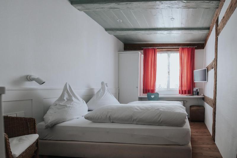 Budget Double Room image 2