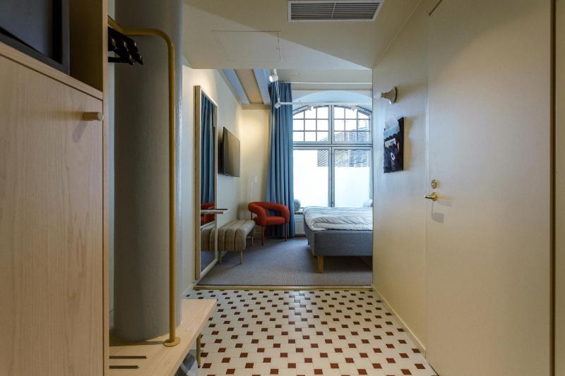 Standard Double or Twin Room image 3