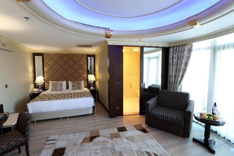 Deluxe Double Room image 1