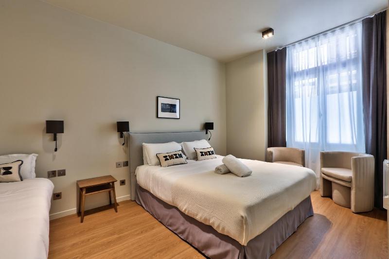 138 - Urban Beautiful Duplex in Saint Germain - image 7