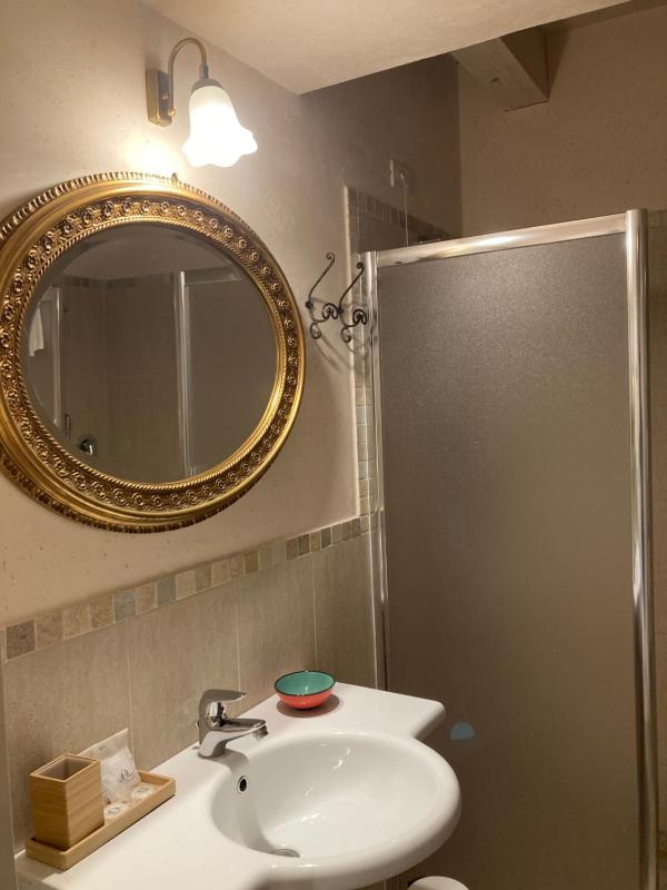 King Room image 3