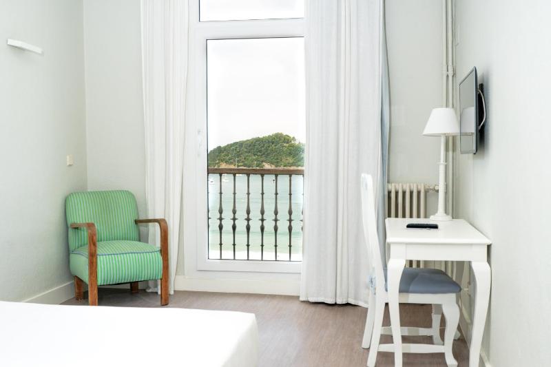 Double or Twin Room with Sea View image 1