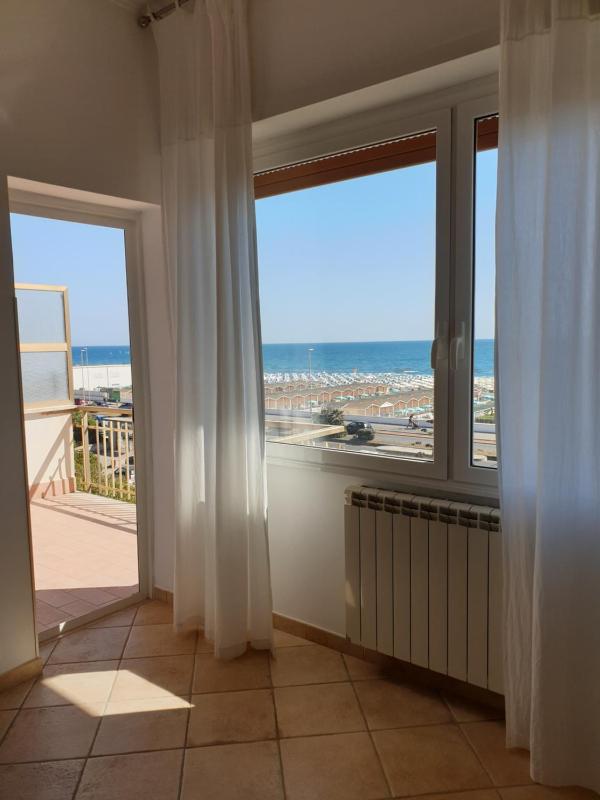 IL MARE DI ROMA APARTMENT - image 12
