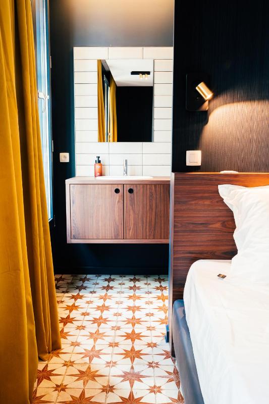Triple Room with Private Bathroom image 4