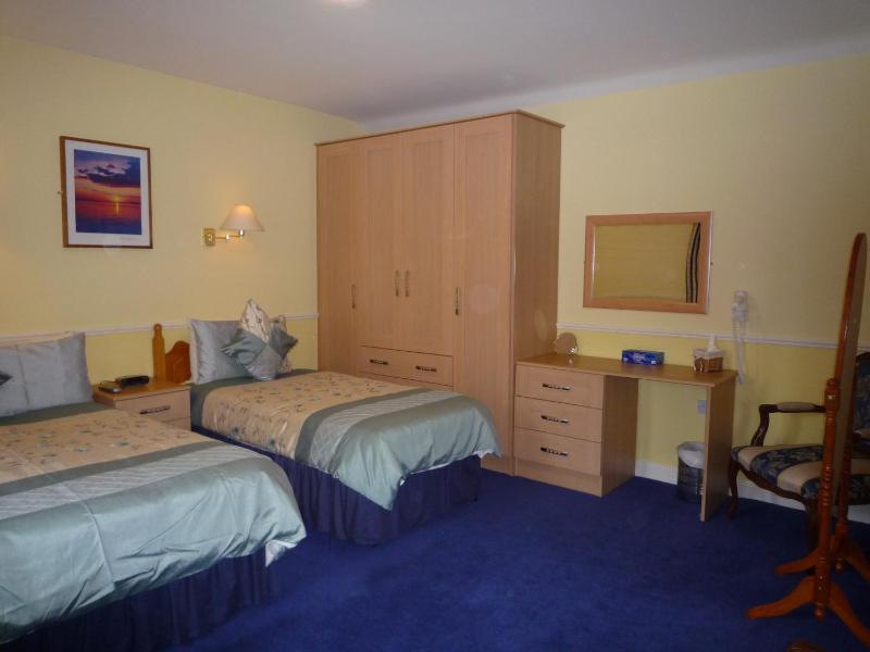 Triple Room image 2
