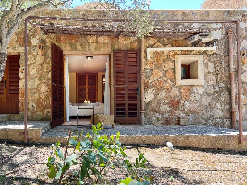 Five-Bedroom Villa image 4
