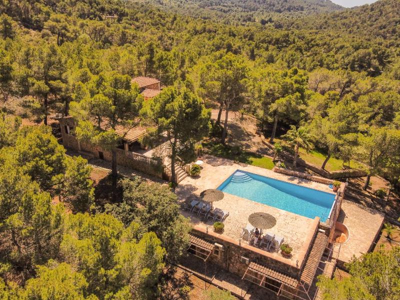 Five-Bedroom Villa image 3