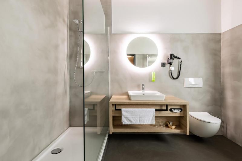 Superior Double Room image 2