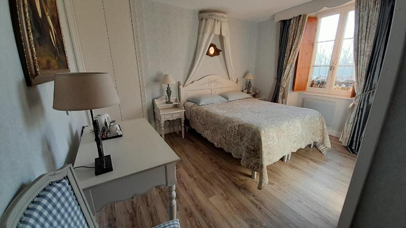 Double Room image 2