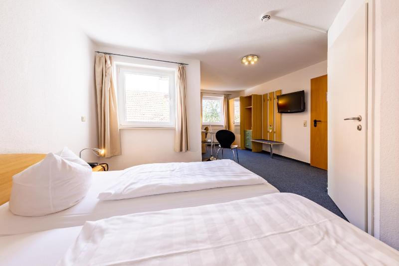 Modern Double Room image 1
