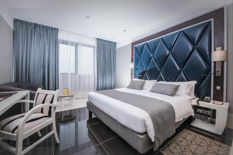 Krystal Palace Douala - image 11