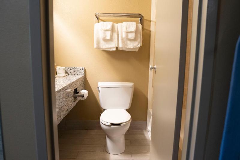Large Double Room image 4