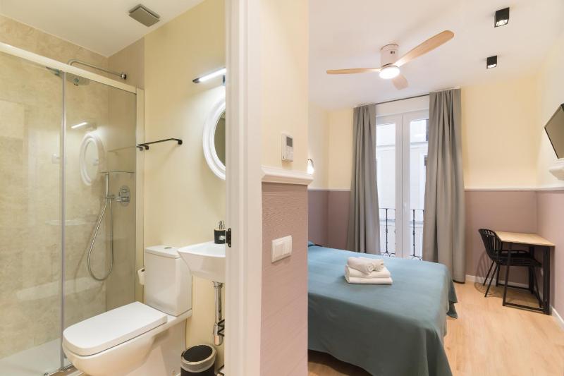 Superior Double Room image 3