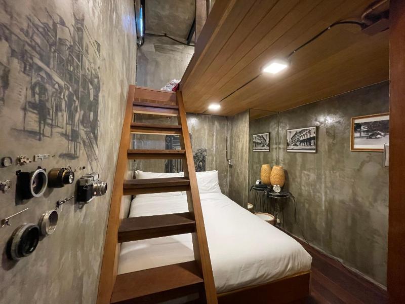 Deluxe Triple Room image 3