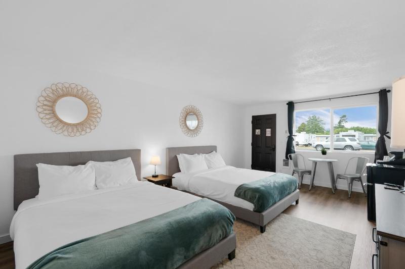 Standard Queen Room image 3