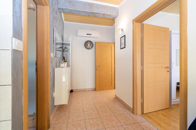 One-Bedroom Apartment with Terrace and Sea View image 2
