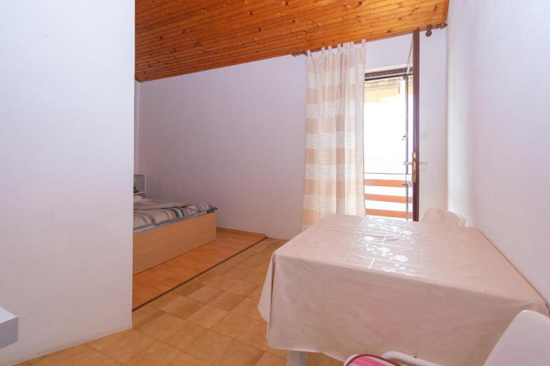 Studio with Balcony and Sea View image 4