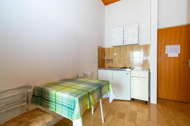 Studio with Balcony and Sea View image 4