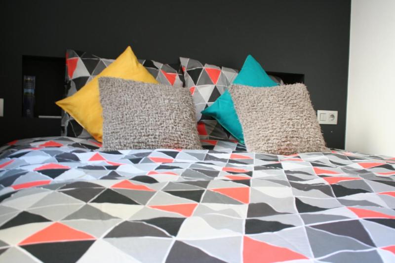 Standard Double Room image 4