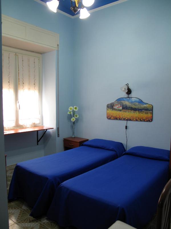 Single Room image 2