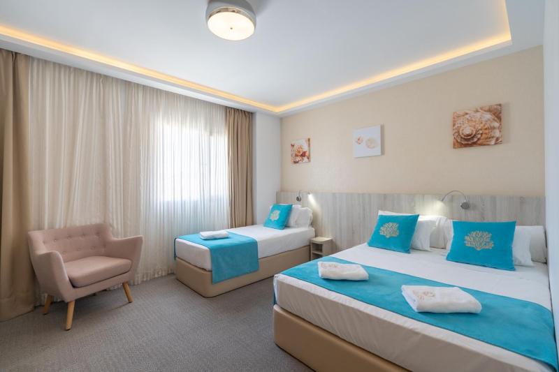 Standard Triple Room image 1