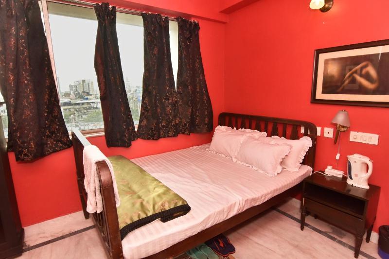 Park Circus Apartments - image 1