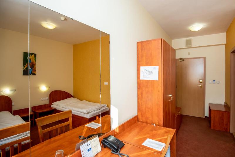 Single Room image 2