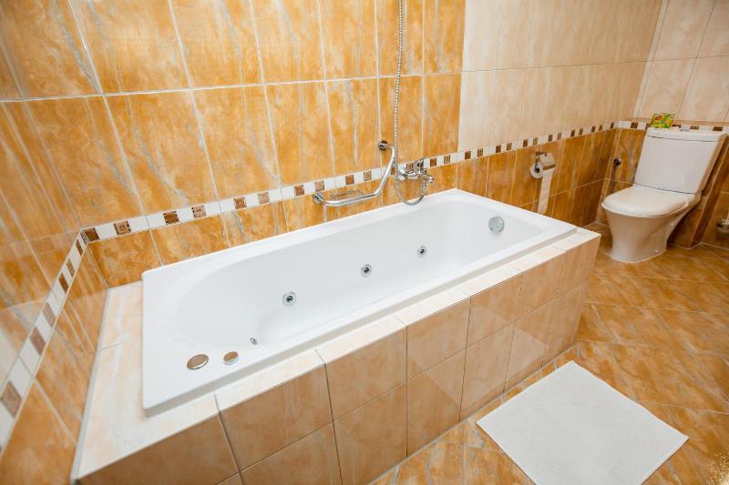 Suite with Whirlpool image 4