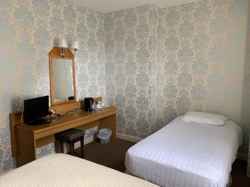 Superior Quadruple Room image 3