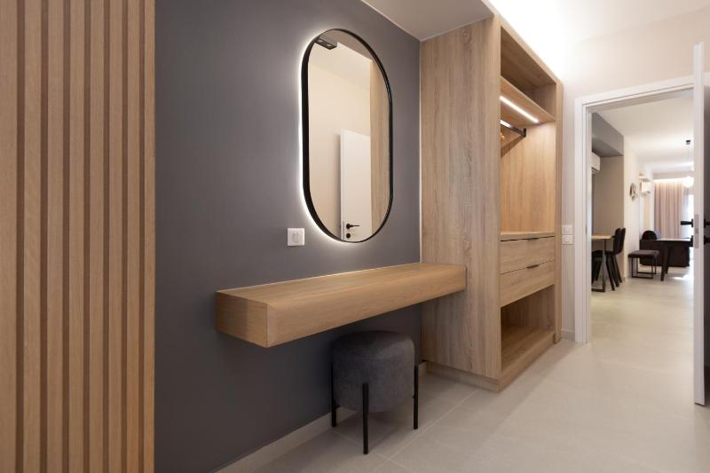 Two-Bedroom Deluxe Apartment image 4