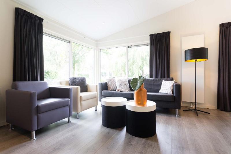 Two-Bedroom Chalet - Landhuis image 2