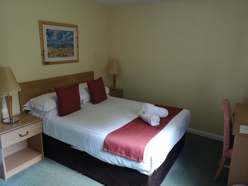 Small Double Room image 1