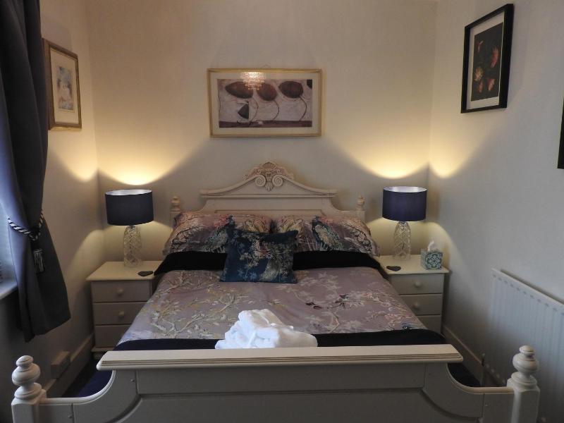 Deluxe Double Room with Shower image 3