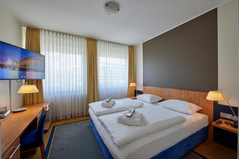 Junior Suite with King Bed image 1