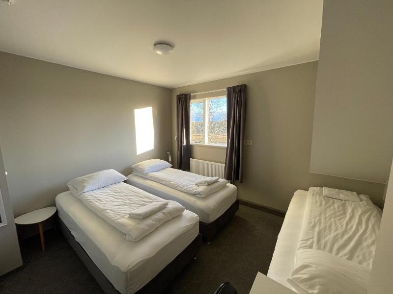 Triple Room with Shared Bathroom image 1