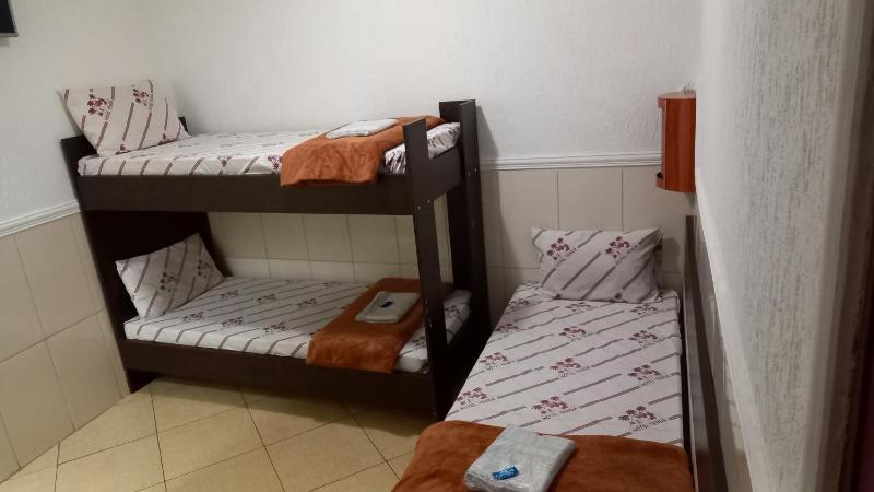 Comfort Triple Room image 1