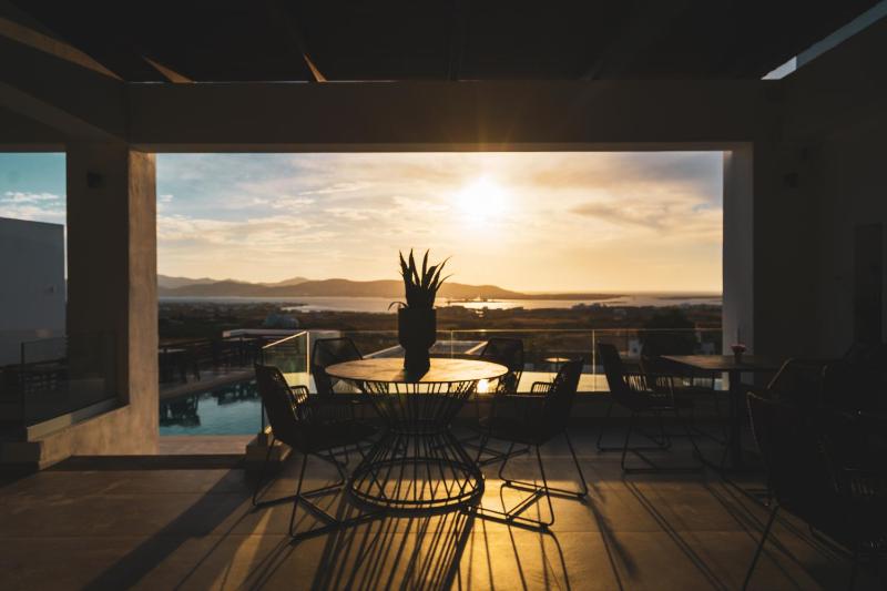Kouros Blanc Resort & Suites - image 2