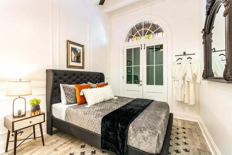 Two-Bedroom Apartment with City View image 2