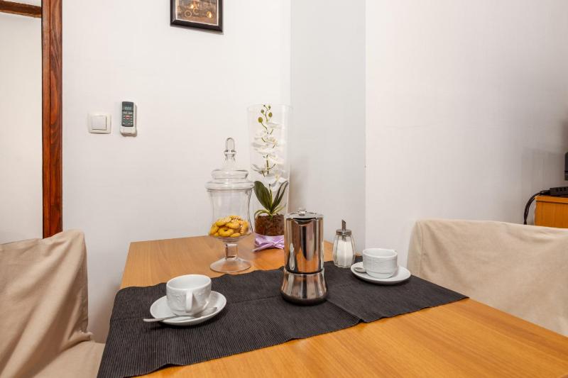One-Bedroom Apartment image 2