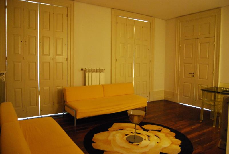 One-Bedroom Apartment image 1