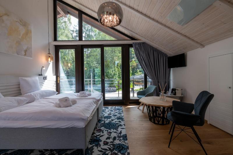 Superior Double or Twin Room image 1