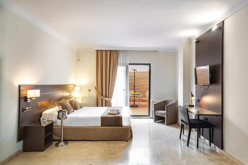 Junior Suite with Terrace image 4
