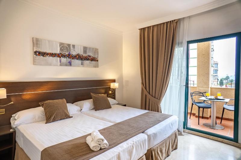Twin Room with Terrace image 1