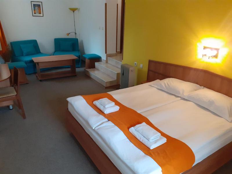 Double or Twin Room image 1