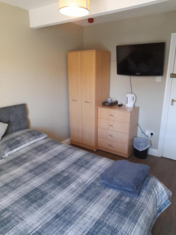 Double Room with Shared Bathroom image 3