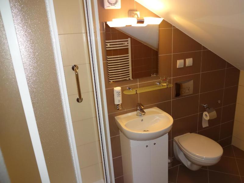Twin Room image 2